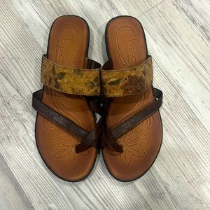b.o.c Leather Sandals with Floral Strap size 10